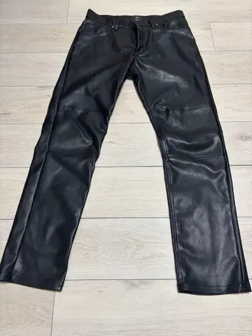 H&M 블랙 가죽 팬츠