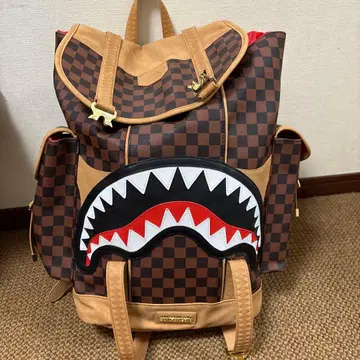 SPRAYGROUND 상어 디자인 백팩 한정판