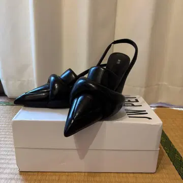 JW PEI 블랙 하이힐 펌프스