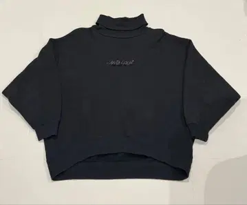 산타크루즈 맨투맨 블랙 자수 하이넥 트레이닝복 크롭