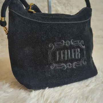 FEILER 페이러 셔닐 직물 블랙 로고 자수 미니 백