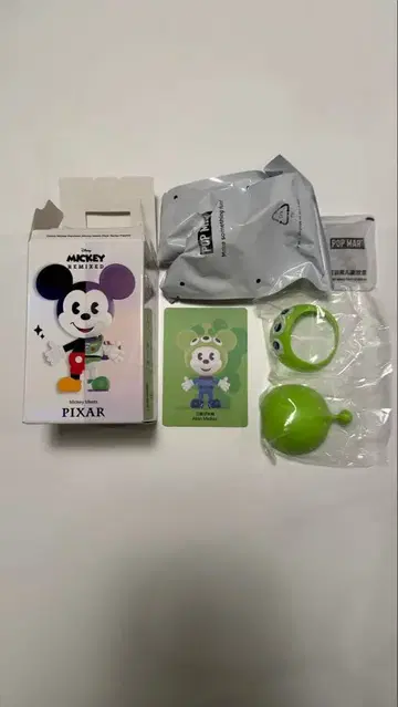 POPMART 미키, 픽사 에일리언 미키 만남