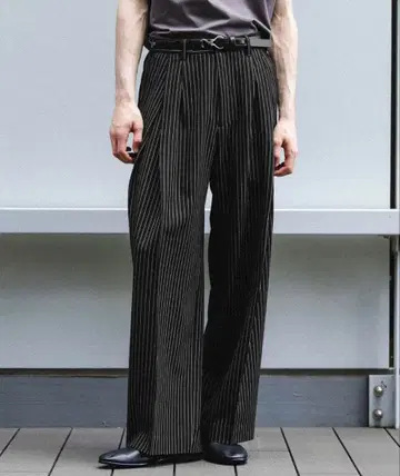 HARE 스트라이프 블랙 와이드 팬츠 S 사이즈