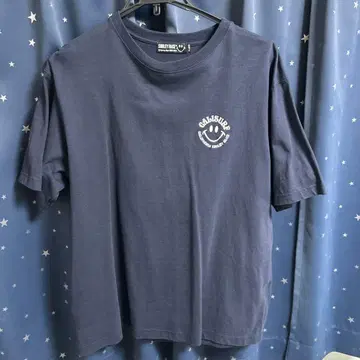 SMILEY FACE 티셔츠 네이비