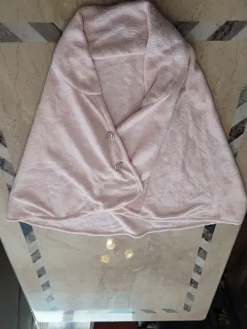 MARY QUANT 핑크 플리스 숄 버튼 달린 수영장에서 즐거운