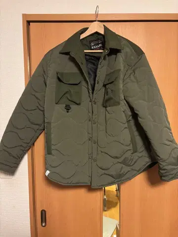 올리브 그린 퀼팅 자켓