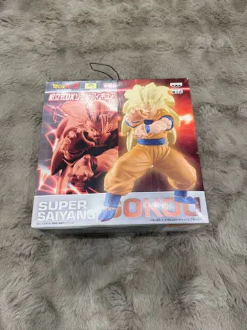 슈퍼 사이어인 손오공 피규어