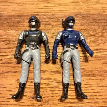 블루스 와트 피규어 2체 세트