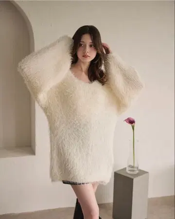 아이보리 복슬복슬 오버사이즈 니트