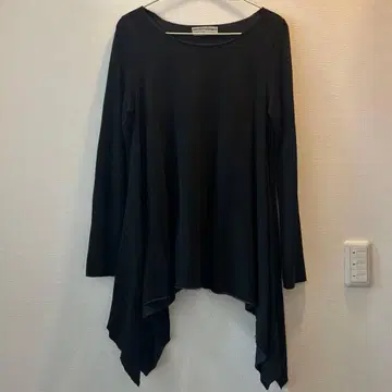 블랙 비대칭 긴팔 T셔츠