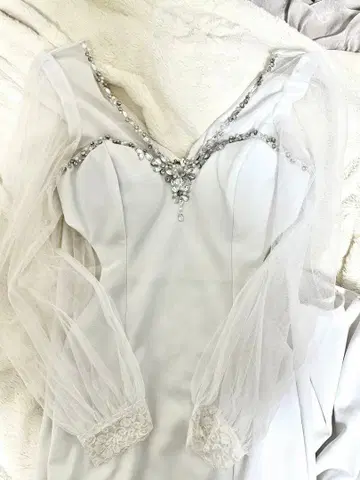 화이트 롱 드레스