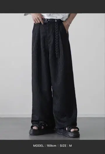 올 패턴 자카드 2턱 와이드 배기 슬랙스