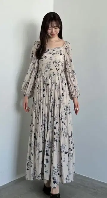 [새상품] 코코딜 셔링 티어드 플라워 원피스