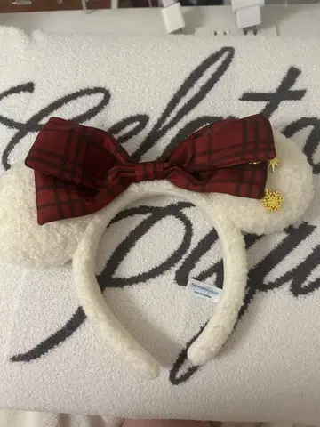 여성 착용 디즈니 머리띠 크리스마스 디즈니 크리스마스 2025