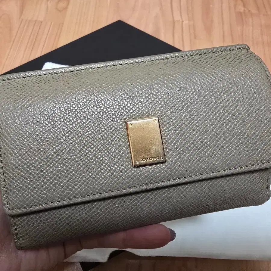 COURONNE | 쿠론 Couronne Vahn wallet on Bunjang Global Site.