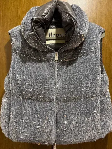 Herno 스팽글 장식 그레이 다운 베스트