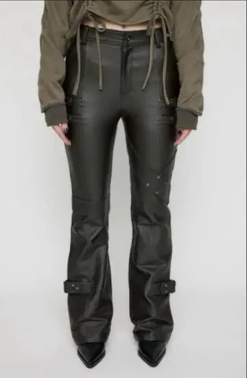 BELT LUSTER 플레어 팬츠