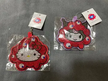 만박 미야쿠미야쿠 반짝이는 가죽 키링 쿠로미 & 키티 2개 세트