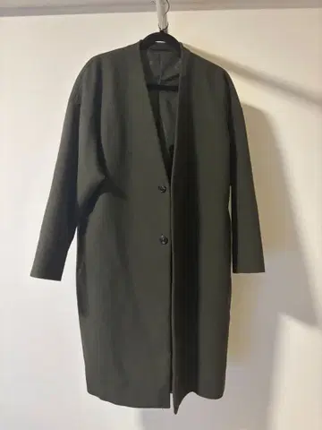 새상품급 JUNRED 올리브 롱 코트