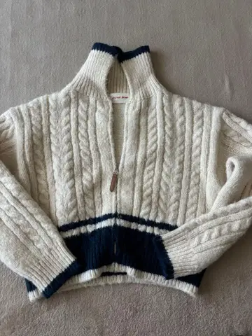 ALLISON BROWN 니트 카우친