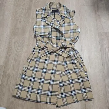 스트라디바리우스 베이지 체크 슬리브리스 자켓 원피스