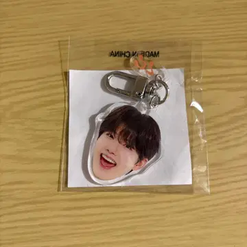 TREASURE 캡슐 토이 준규 얼굴 아크릴 키링