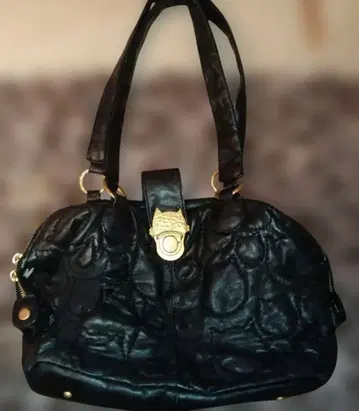 츠모리 치사토 숄더백 블랙 고양이 디자인 백