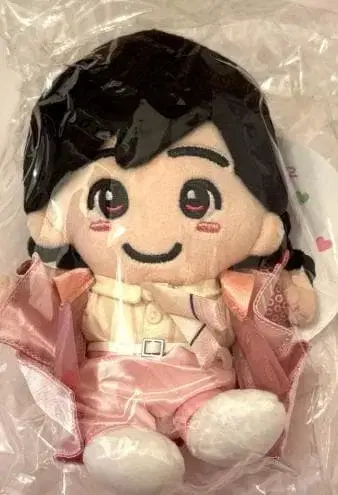 봉제 인형 핑크 의상 웃는 얼굴