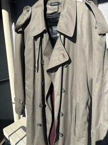 JONES NEW YORK 카키 트렌치코트 ( made in 캐나다 )