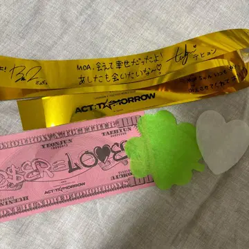 TXT ACT:TOMORROW 낙하물 금테 자라바찰 클로버 하트