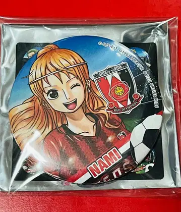 원피스 우라와 레즈 콜라보 나미 밀짚모자 일당 원형 캔뱃지 한정판 레어