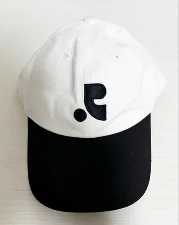 Rest & Recreation 야구 모자 화이트 블랙