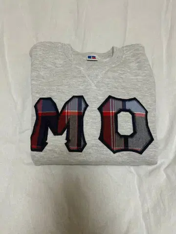 그레이 체크 무늬 MO 맨투맨