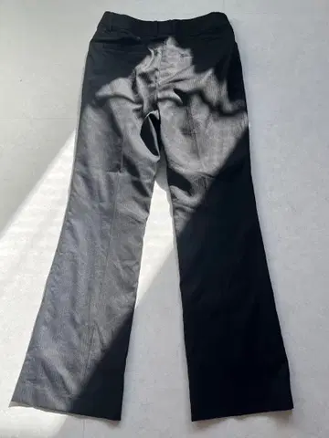 P.S.F.A. 블랙 플레어 팬츠