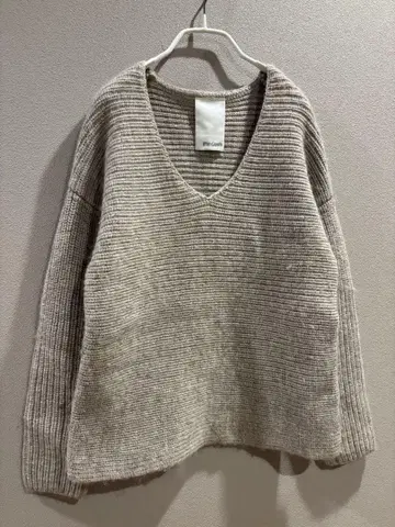 Whim Gazette 울 V넥 니트 베이지