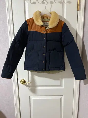 펜필드 네이비 브라운 보아 옷깃 다운 자켓