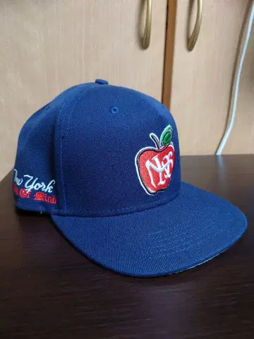 TWNTY TWO 스냅백 뉴욕 빅 애플