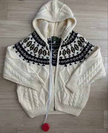 포트 아서 아이보리 니트 스웨터