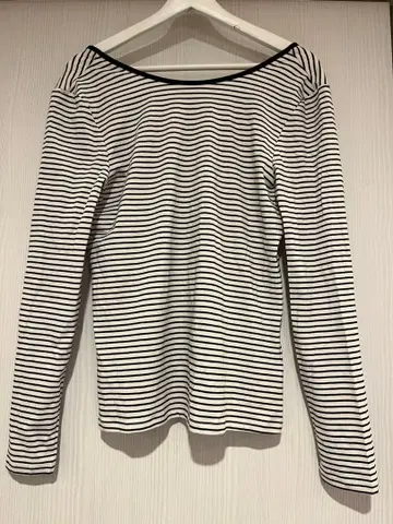 택 포함 새상품 COS 보더 긴팔 T셔츠 M 사이즈