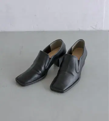 미사용 새상품 스퀘어 로퍼 mystic 블랙