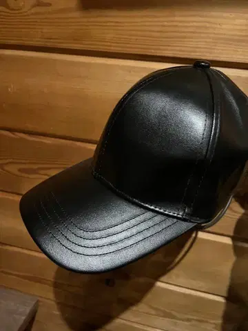 새상품급 가죽 캡 모자 블랙