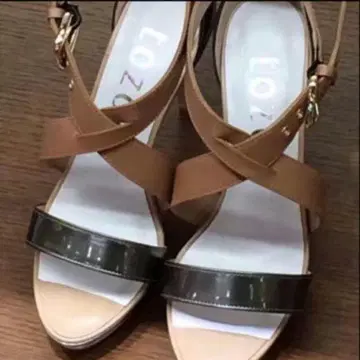 미사용 새상품 tozoo 일본제 샌들 사이즈 23