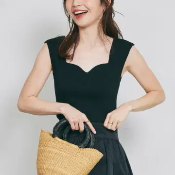 BASEMENT 베이스먼트 하트넥 리브 니트 블랙