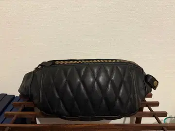 Schott 퀼팅 가죽 바디백