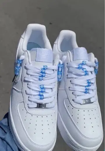 가격 인하 에어포스 1 드레이크 화이트