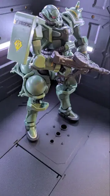 HG 자쿠 GQ 완성품