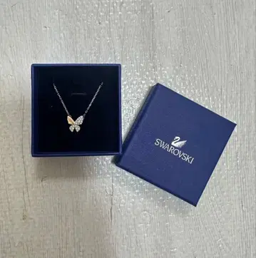 Swarovski 나비 모티브 목걸이