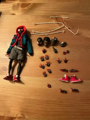 mafex 마일즈 모랄레스 설명 필독