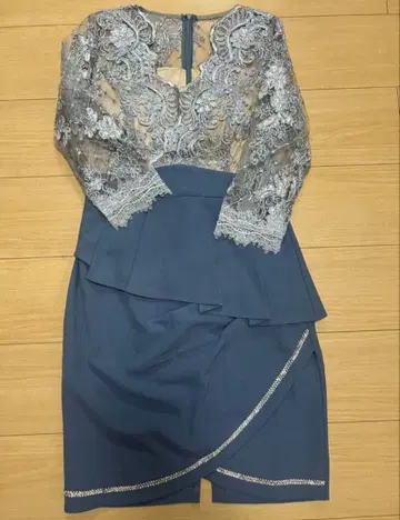 Sobre 블루 레이스 드레스