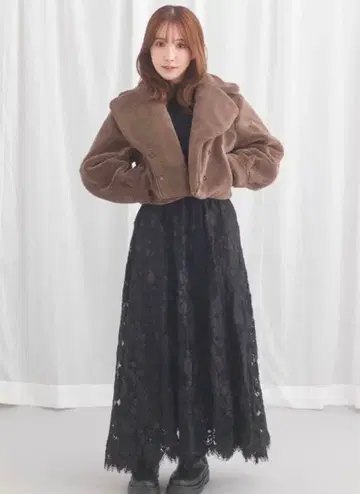 미스트레스 보아 크롭 자켓 모카